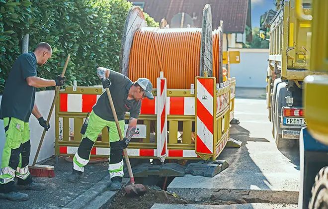 Menner Tiefbau Strassenarbeiten 